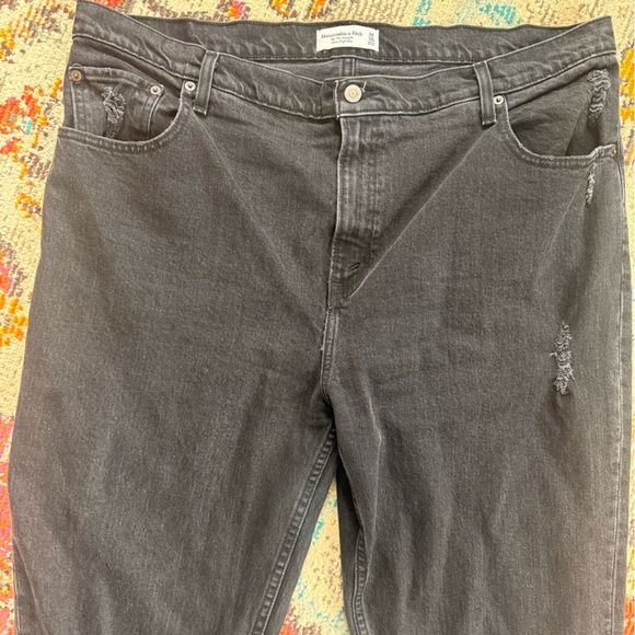 Abercrombie and Fitch The 90s Straight Ultra High Rise Jeans - Picture 5 of 6